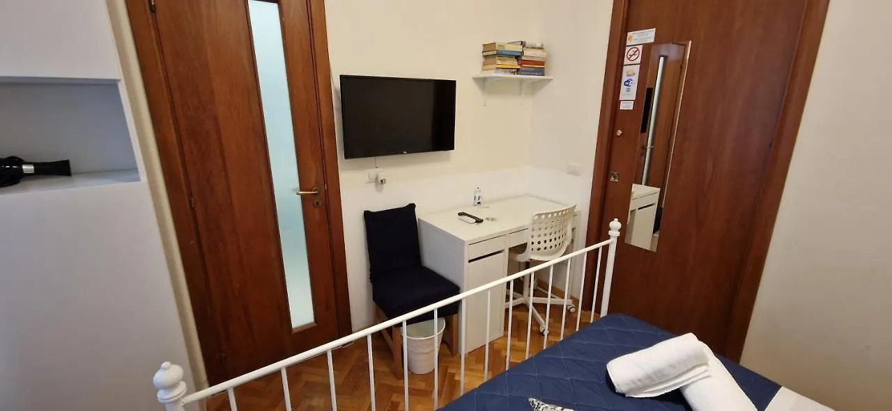 ** Guest house Napol-In Hotel Naples Italy