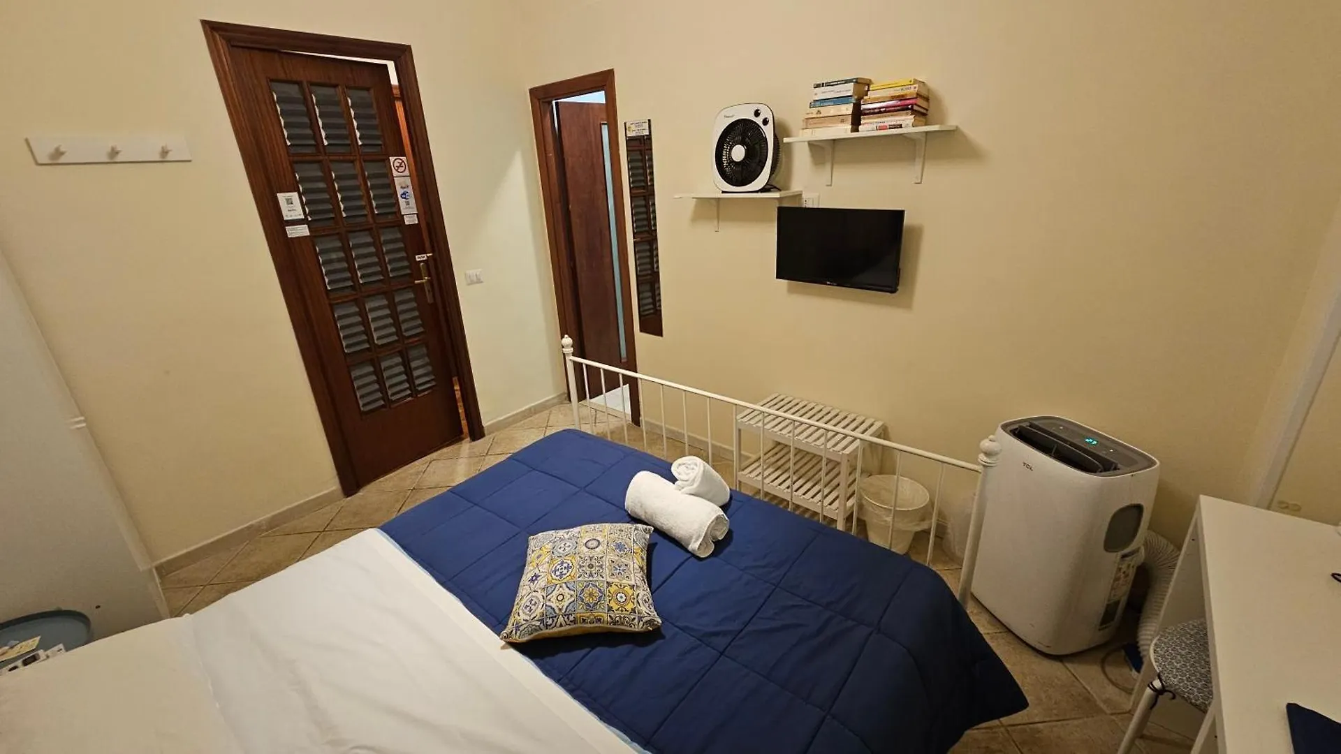 ** Guest house Napol-In Hotel Naples Italy