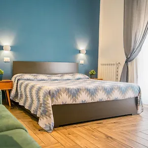 Hub Ferroviario - 12 Posti Letto Per Il Tuo Gruppo A Con Wifi E Netflix Nocleg ze śniadaniem