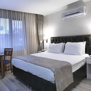 Otel Monarch